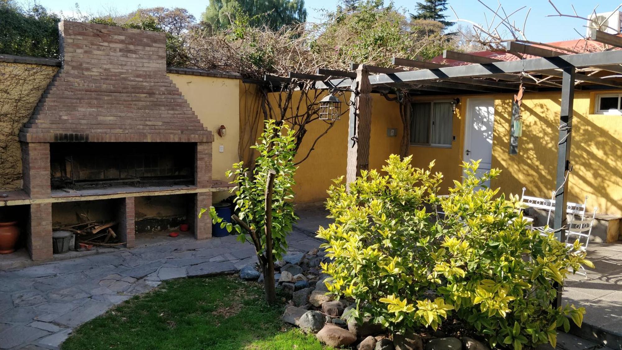 Alamo Hostel & Suites Mendoza Esterno foto